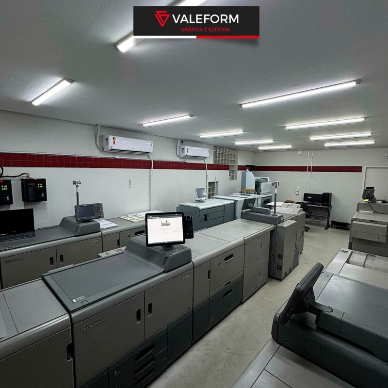 Impressão de livros com qualidade e eficiência! 🖨️📚Na Valeform, você encontra uma estrutura co
